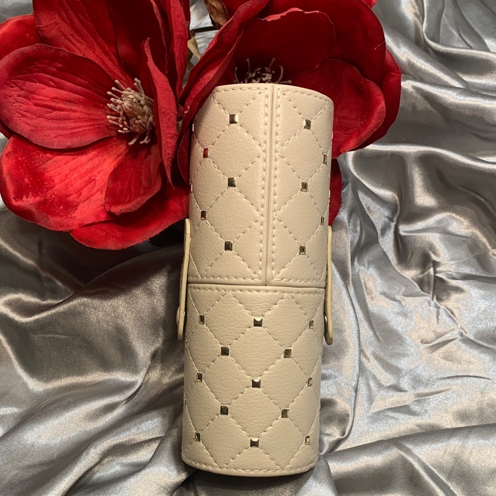 🌹BH Cosmetics • Cream Quilted Faux Leather Makeup Brush Holder •